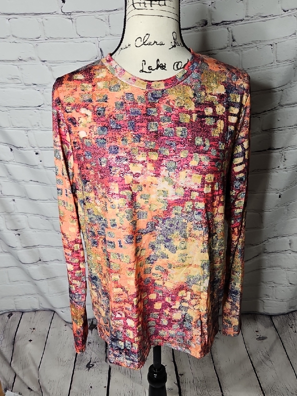 Exclusive Heart Abstract Long Sleeve Shirt NWT Size Large